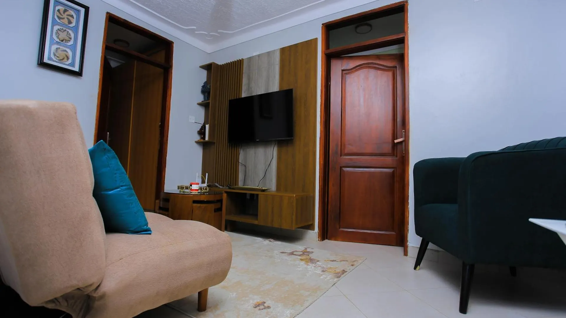 Le Bungalow Juane Кампала Вилла